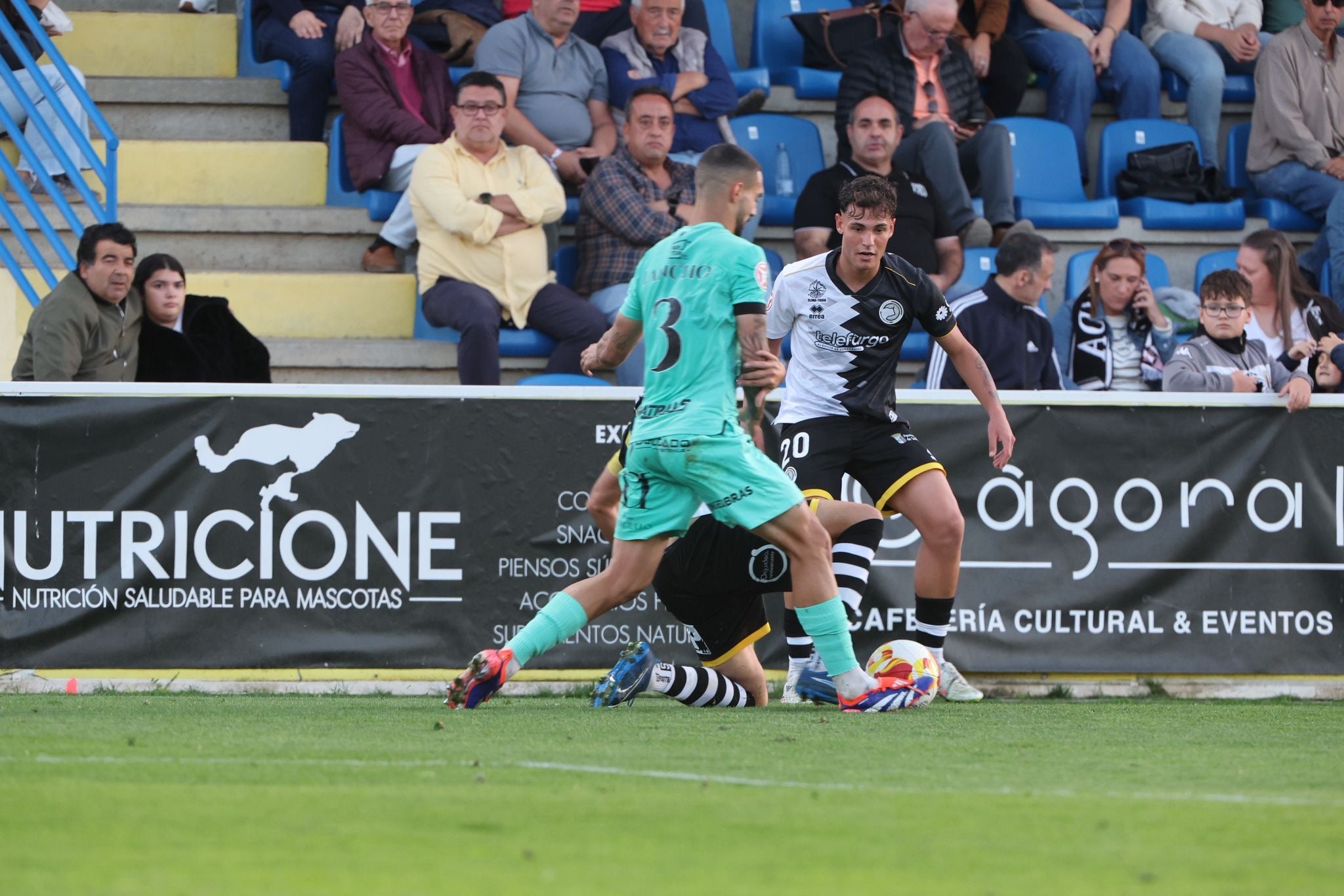 El partido entre Unionistas CF y la AD Mérida, en imágenes