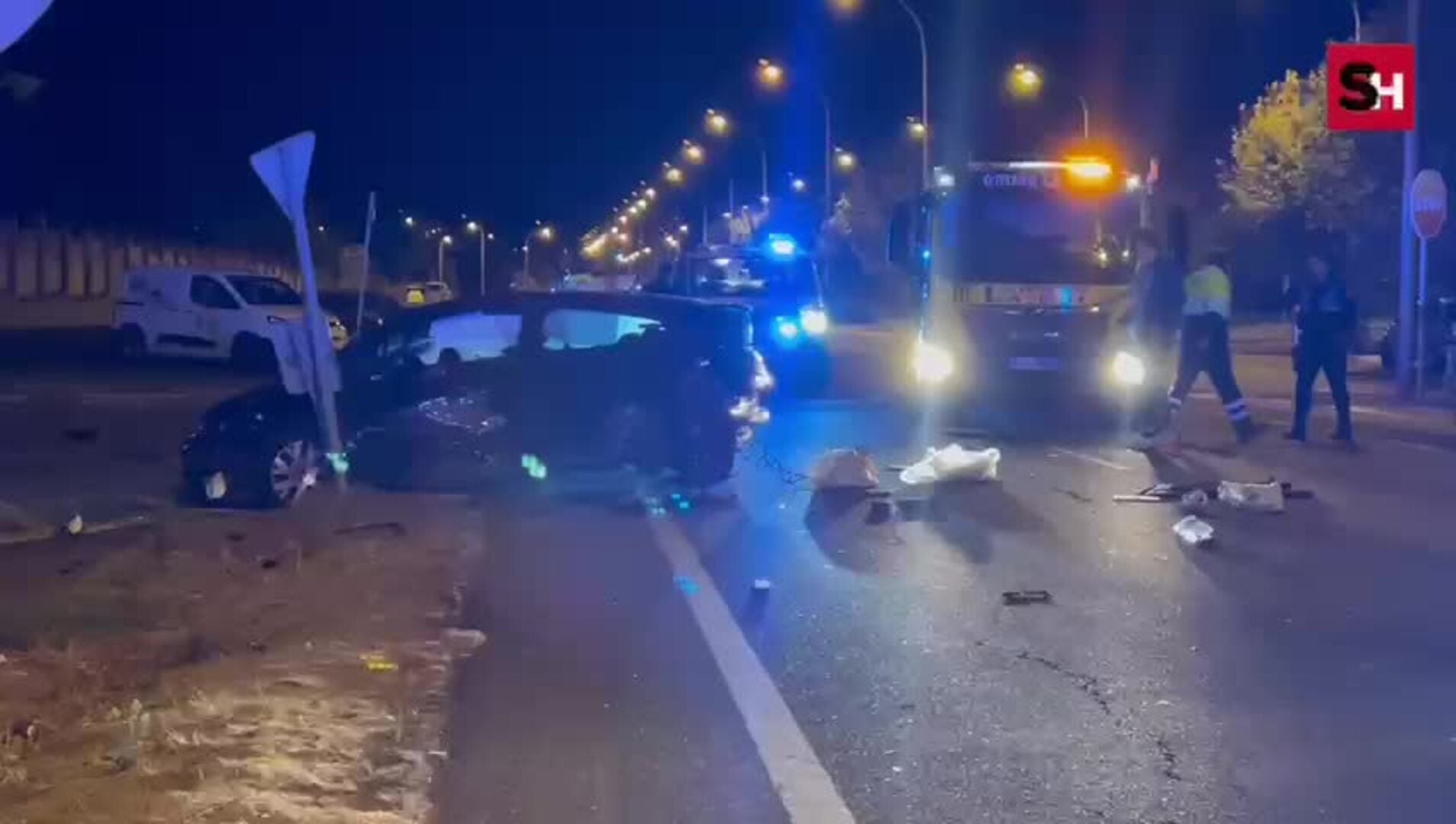 Espectacular colisión entre dos turismos en la avenida Agustinos Recoletos de Salamanca