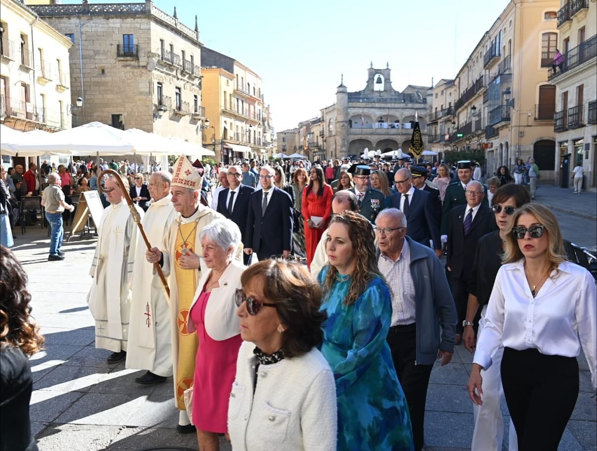 Salamanca y la provincia se vuelcan con la Guardia Civil en el Día del Pilar