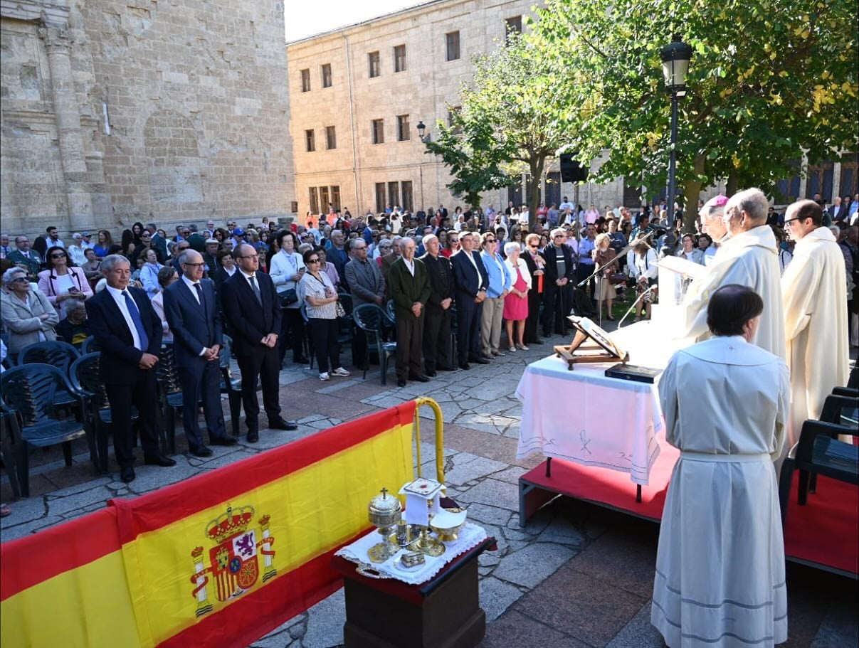 Salamanca y la provincia se vuelcan con la Guardia Civil en el Día del Pilar