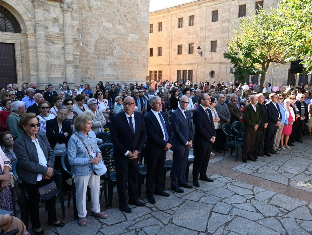Salamanca y la provincia se vuelcan con la Guardia Civil en el Día del Pilar