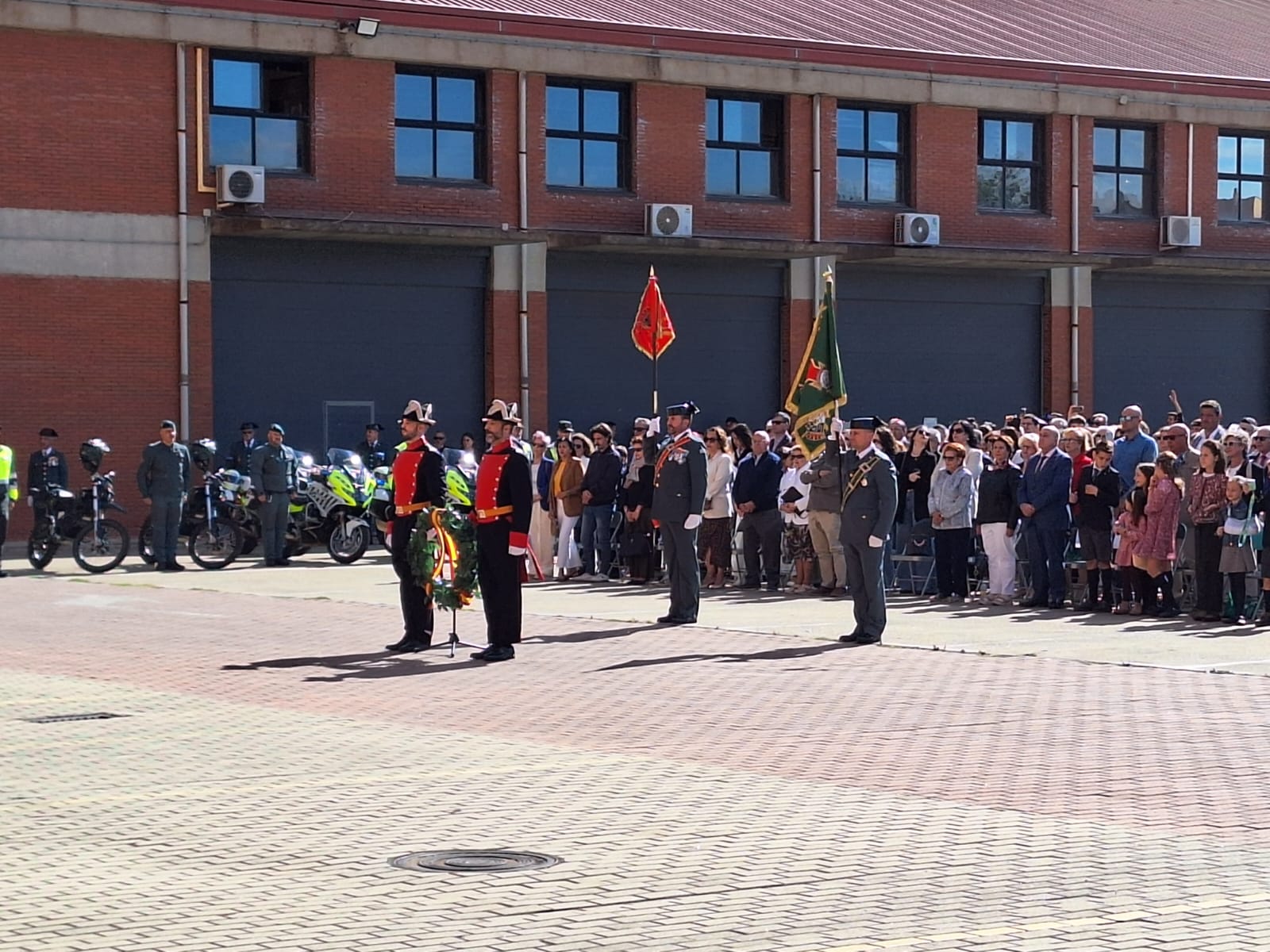 Salamanca y la provincia se vuelcan con la Guardia Civil en el Día del Pilar