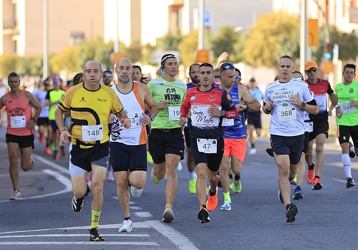 La III Carrera Solidaria de la Guardia Civil en Salamanca, en imágenes