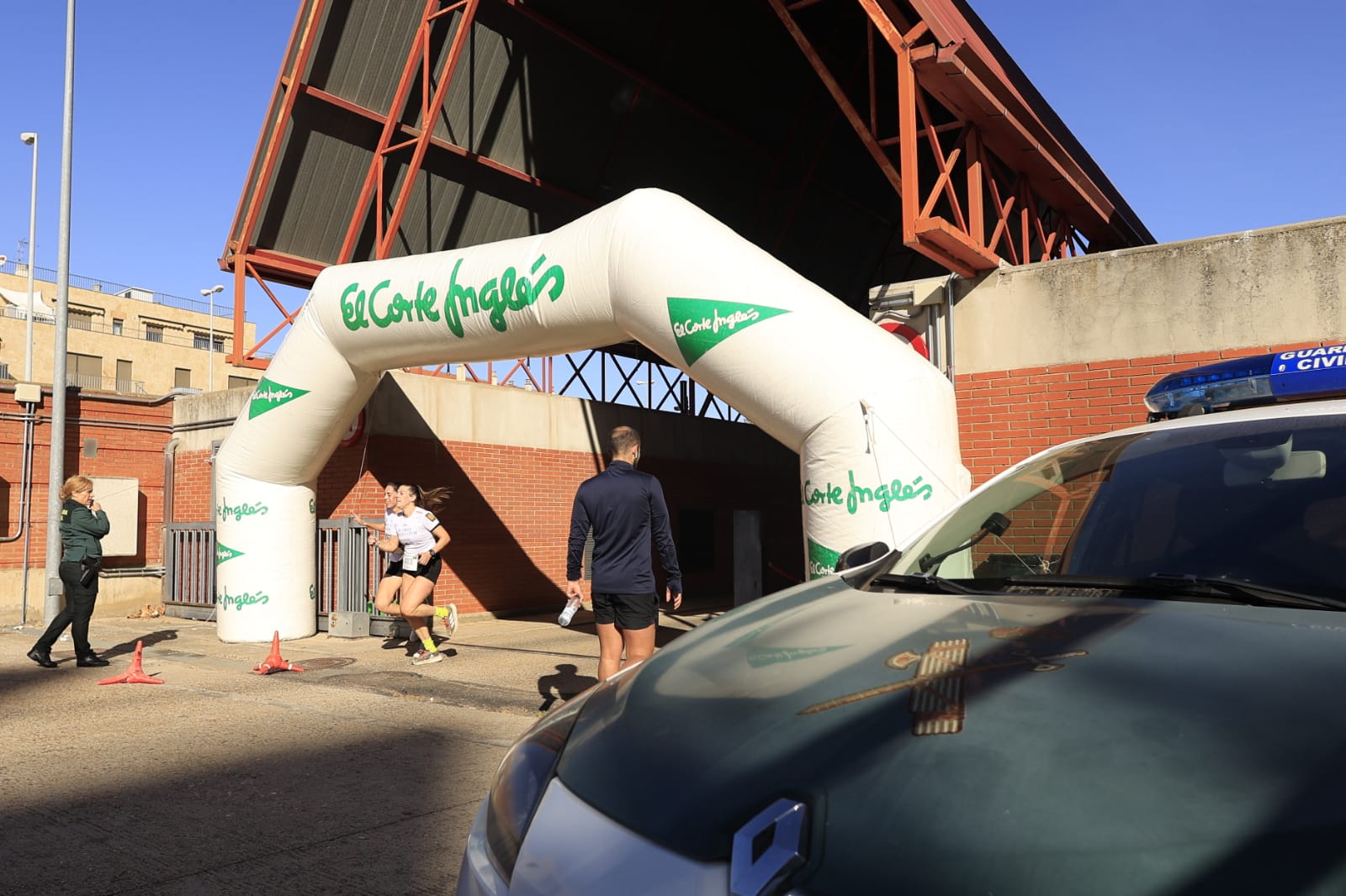 La III Carrera Solidaria de la Guardia Civil en Salamanca, en imágenes