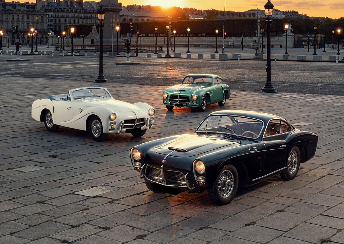 Imagen secundaria 1 - Una foto original de su época de producción, los tres Pegaso subastados y el ejemplar de Salamanca.