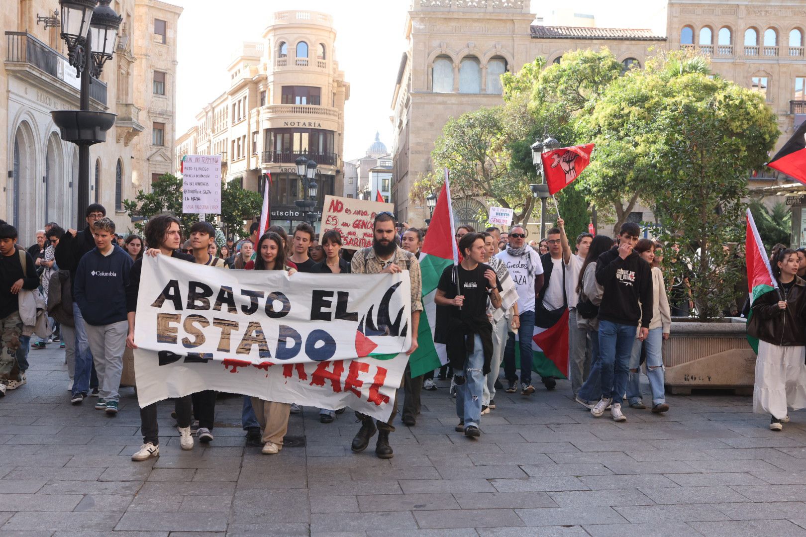 La Huelga General en apoyo a Palestina se hace escuchar en Salamanca y corta la Gran Vía