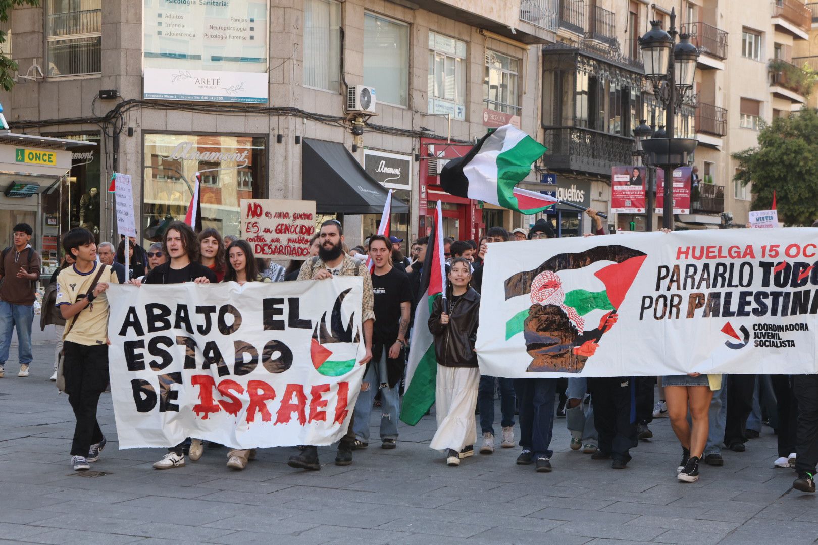 La Huelga General en apoyo a Palestina se hace escuchar en Salamanca y corta la Gran Vía