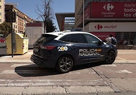 Coche patrulla de la Policía Nacional en Salamanca.