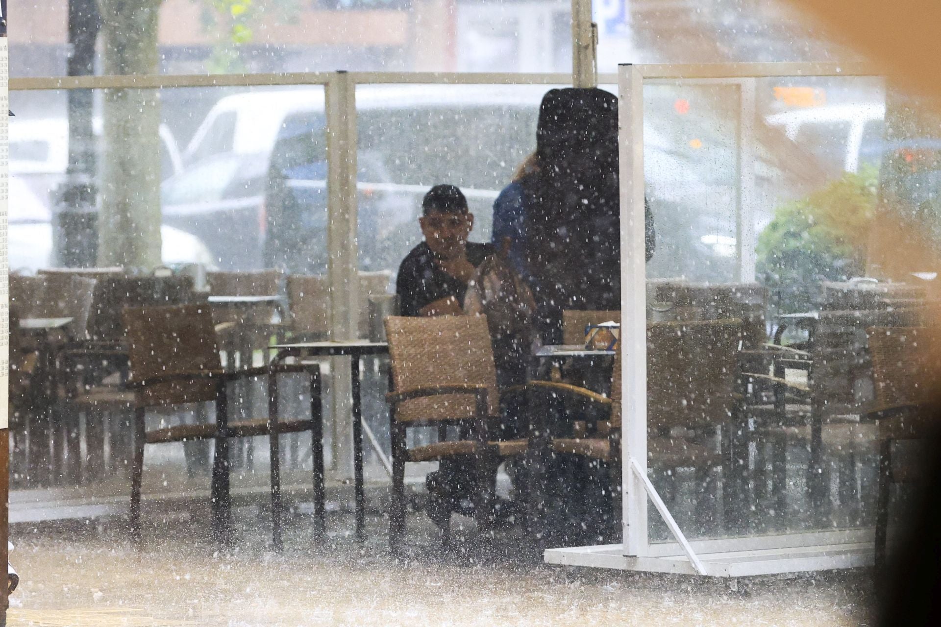 Un súbito chaparrón pone fin en Salamanca a una sequía que duraba meses