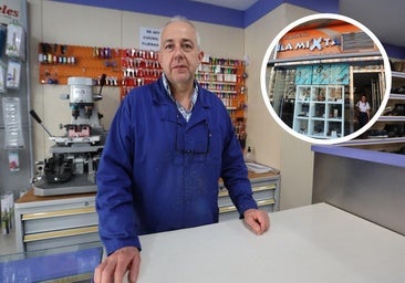 La tienda de Salamanca que repara calzado desde hace medio siglo: «Cada vez somos menos»