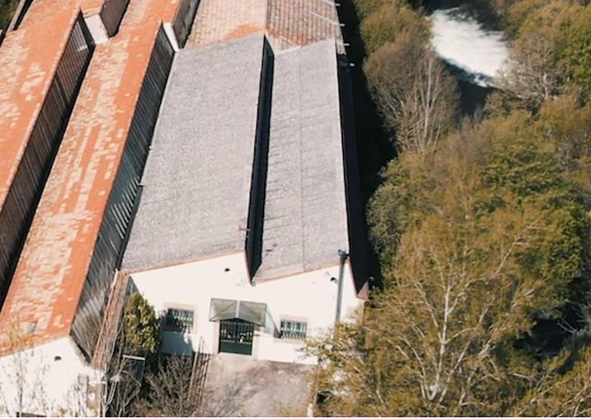 Imagen secundaria 1 - La antigua fábrica en un pueblo de Salamanca en venta que se puede convertir en hotel de lujo