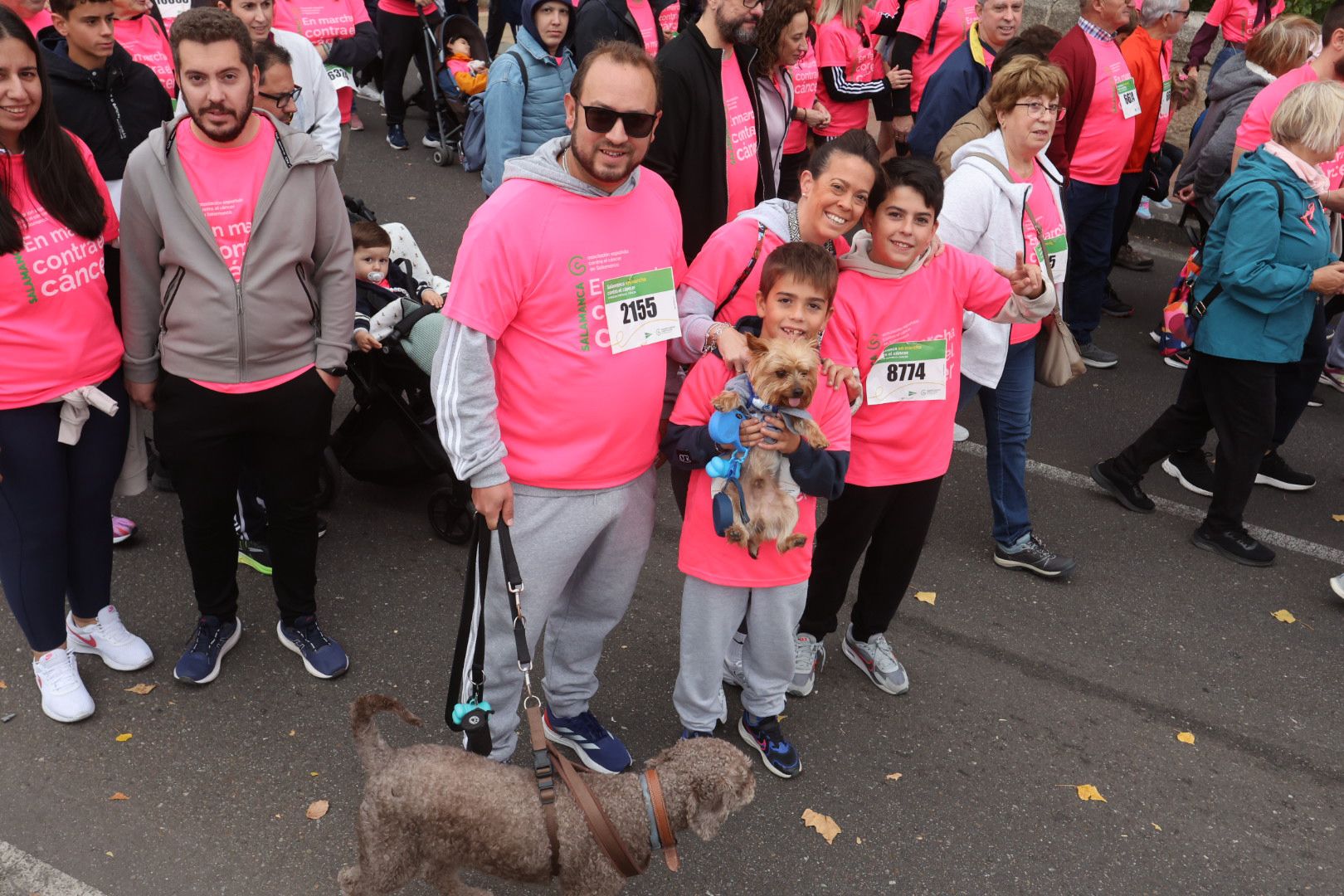 Salamanca ve la vida de color de rosa en la XI Marcha Contra el Cáncer