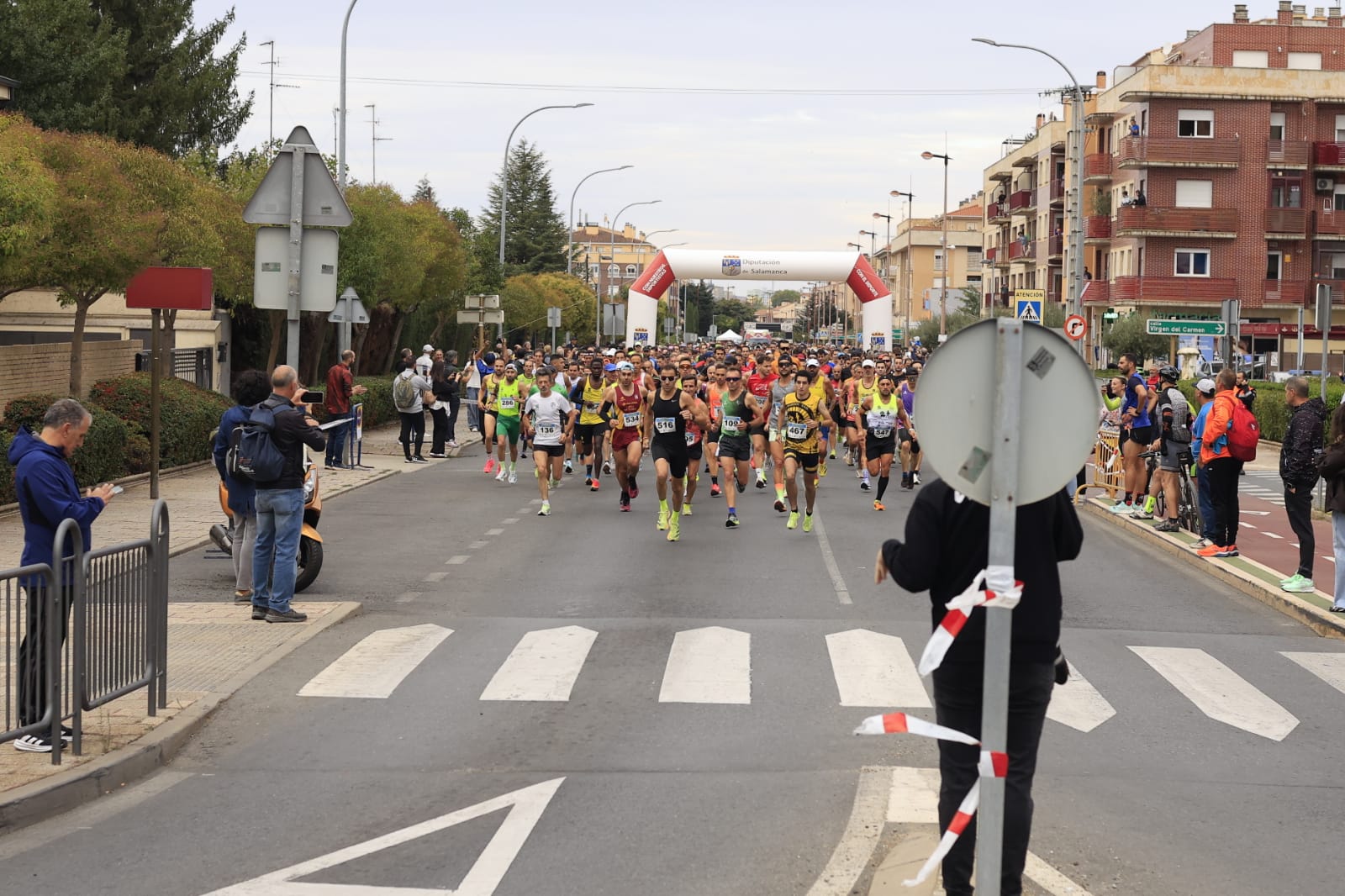 Jesús Prieto y Sandra Santamaría vencen en la Media Maratón Diputación de Salamanca