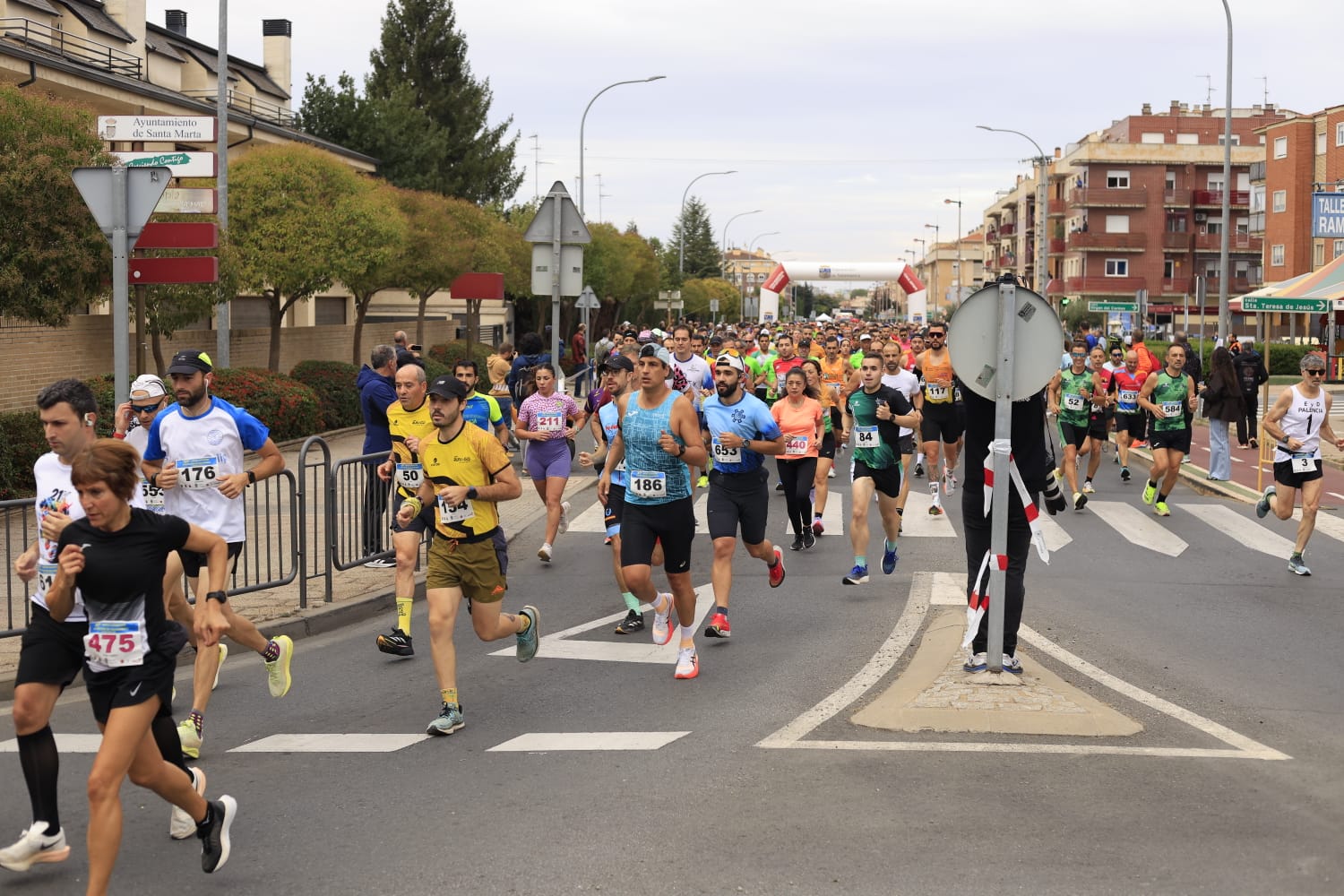 Jesús Prieto y Sandra Santamaría vencen en la Media Maratón Diputación de Salamanca