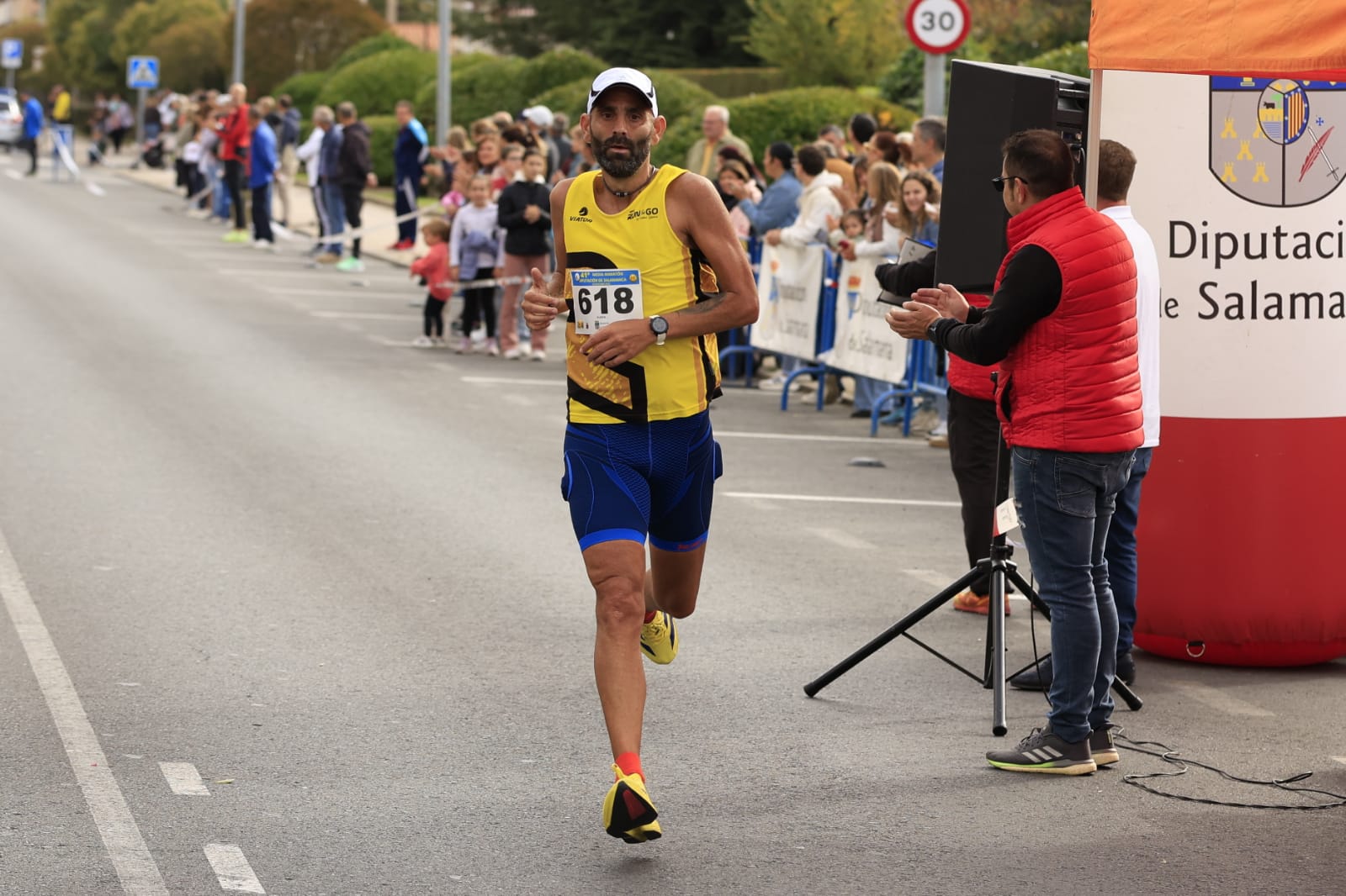 Jesús Prieto y Sandra Santamaría vencen en la Media Maratón Diputación de Salamanca