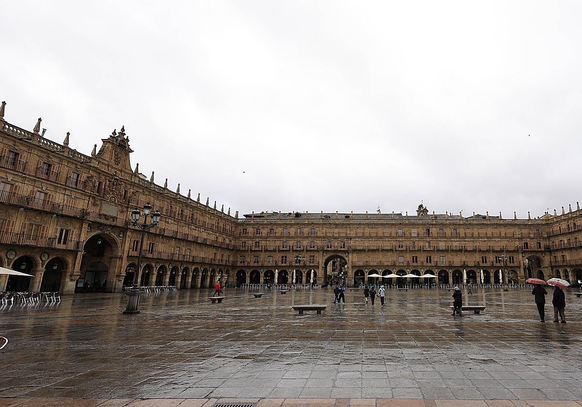 Lluvia en la Plaza Mayor