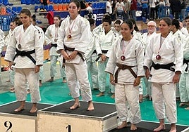 Podio de la categoría de -63kg, donde Luisa Hernández logró subir al primer cajón.