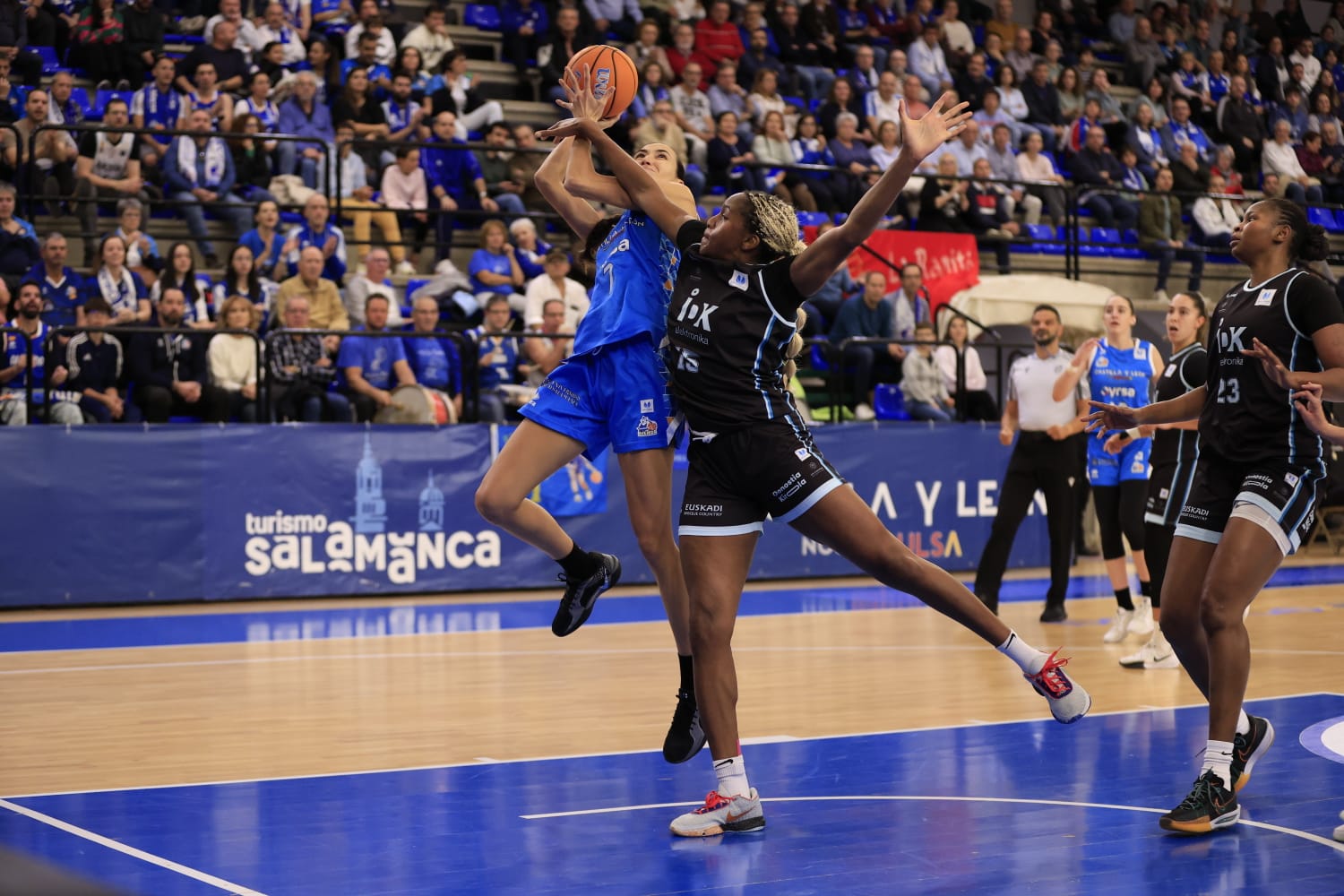 El Perfumerías Avenida - IDK Euskotren, en imágenes