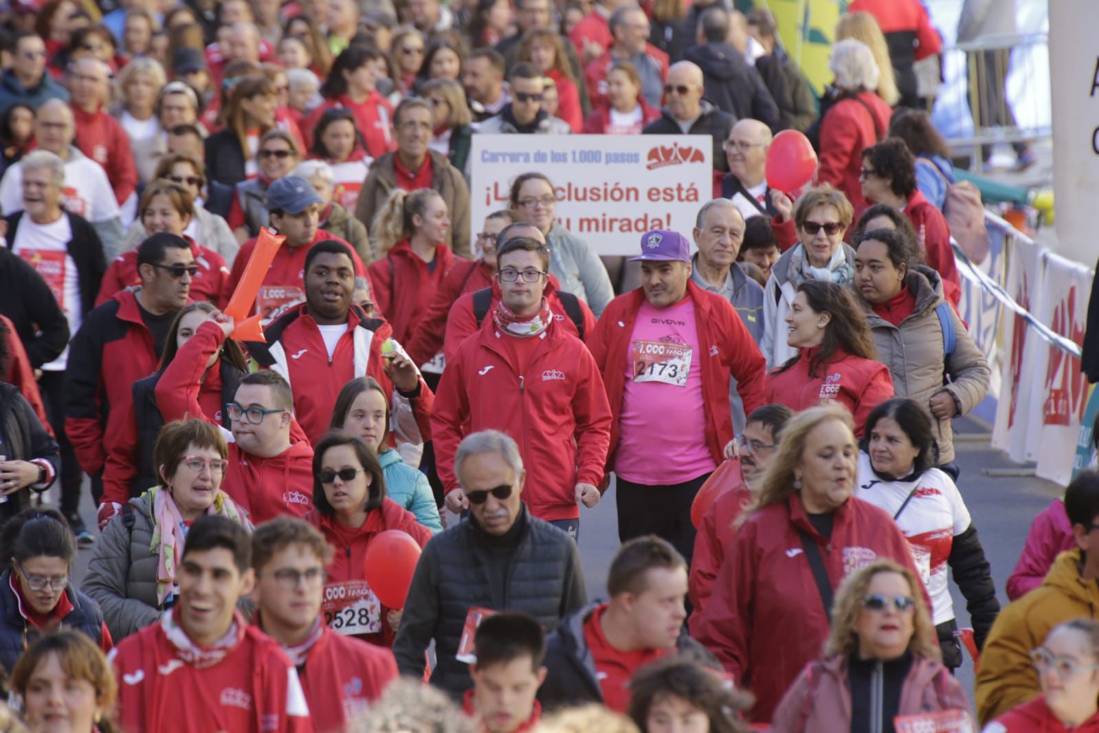 La inclusión inunda las calles de Salamanca con la carrera de los Mil Pasos