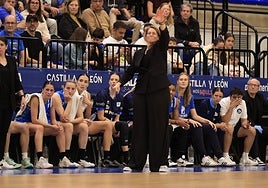 Anna Montañana, durante el partido de Avenida, con derrota ante Guipúzcoa