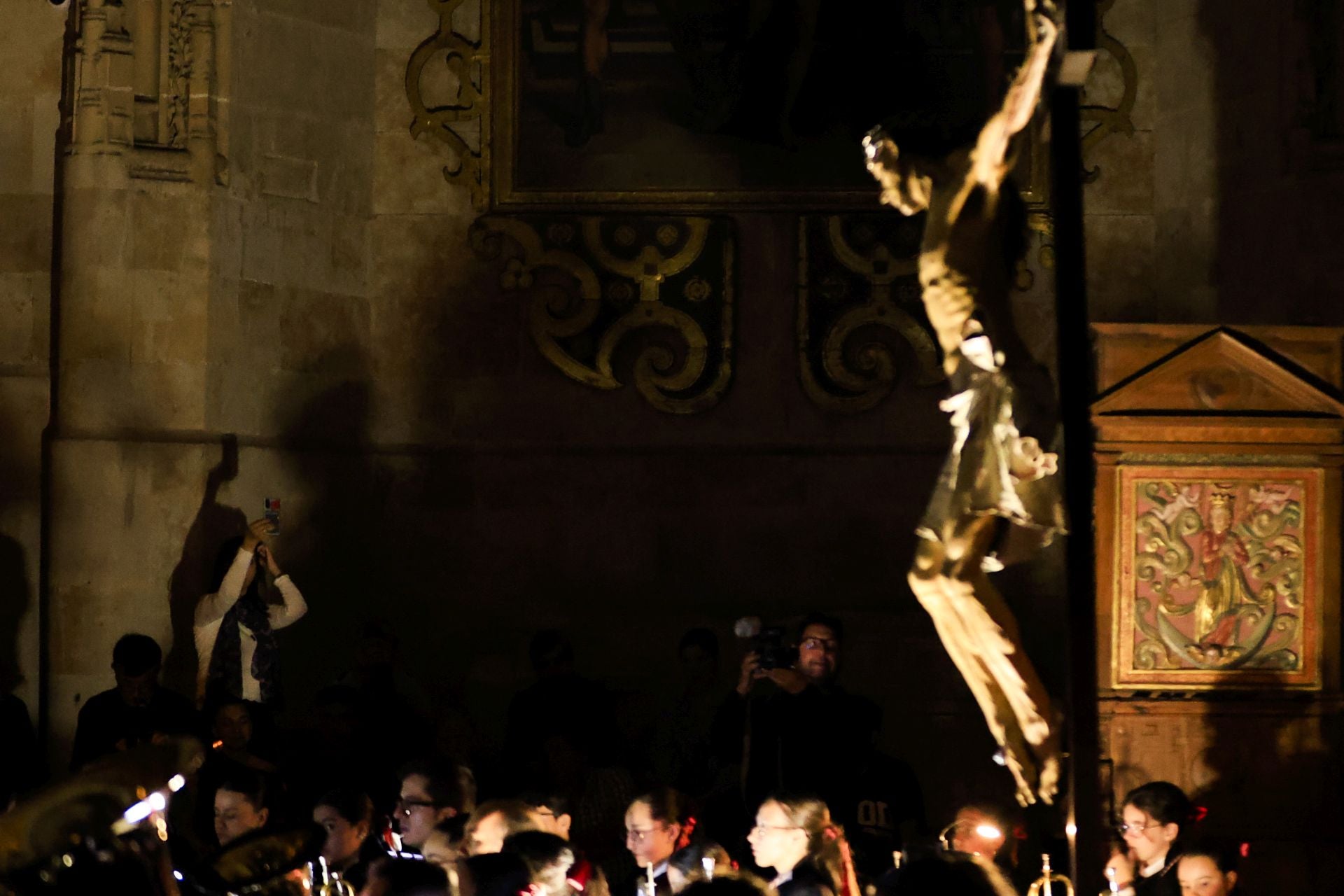 Salamanca vive una madrugada de Jueves Santo a finales de octubre