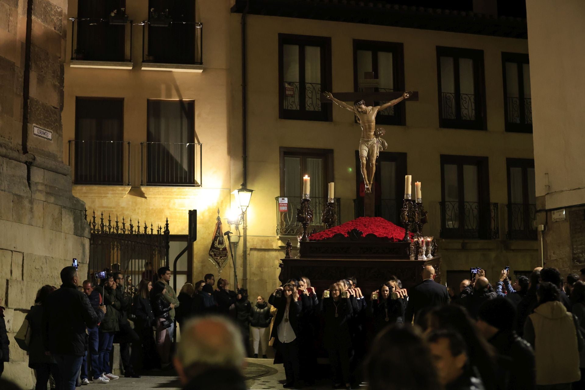 Salamanca vive una madrugada de Jueves Santo a finales de octubre
