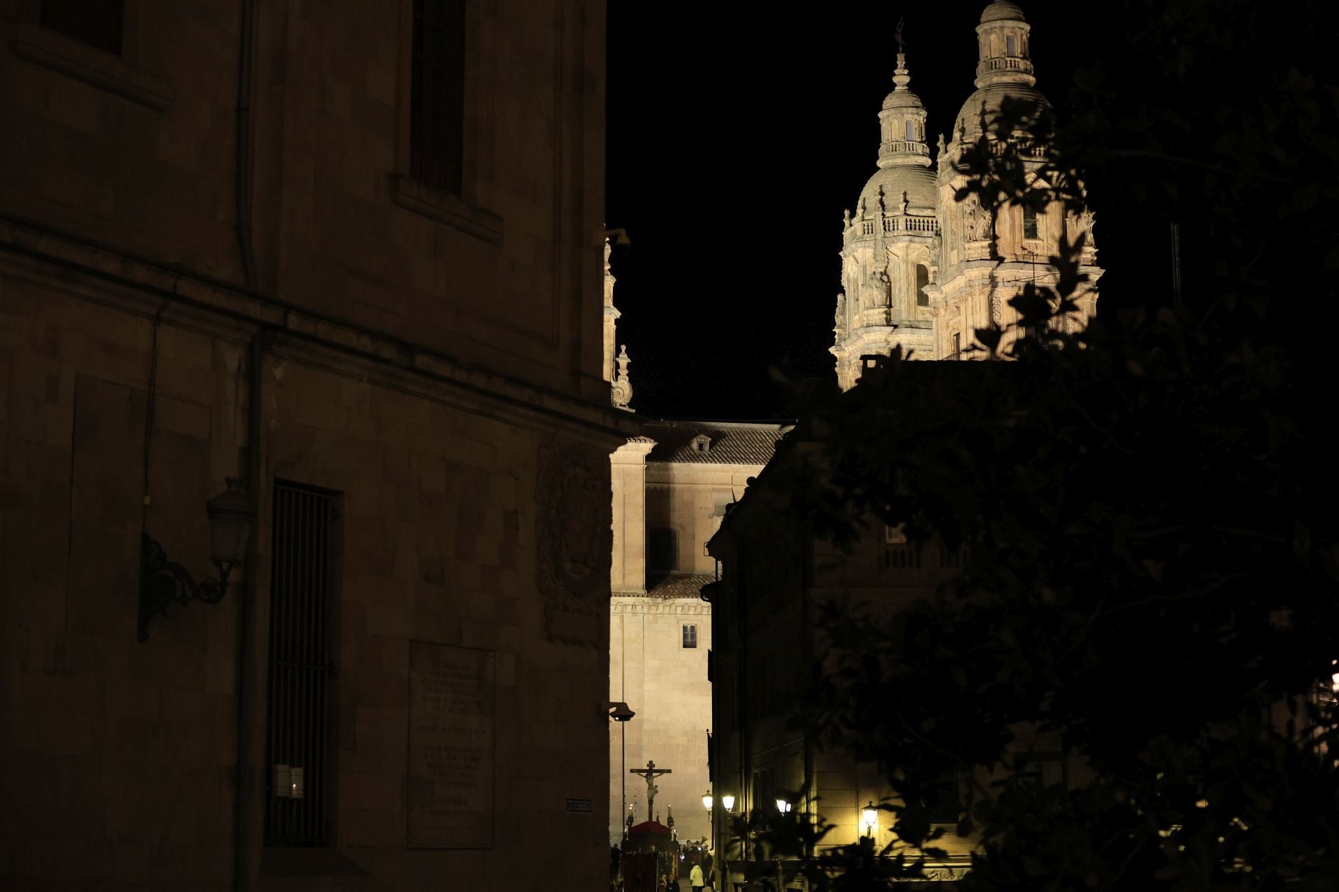 Salamanca vive una madrugada de Jueves Santo a finales de octubre