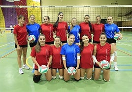 El equipo femenino que escribe la historia del voleibol en Salamanca desde hace casi medio siglo