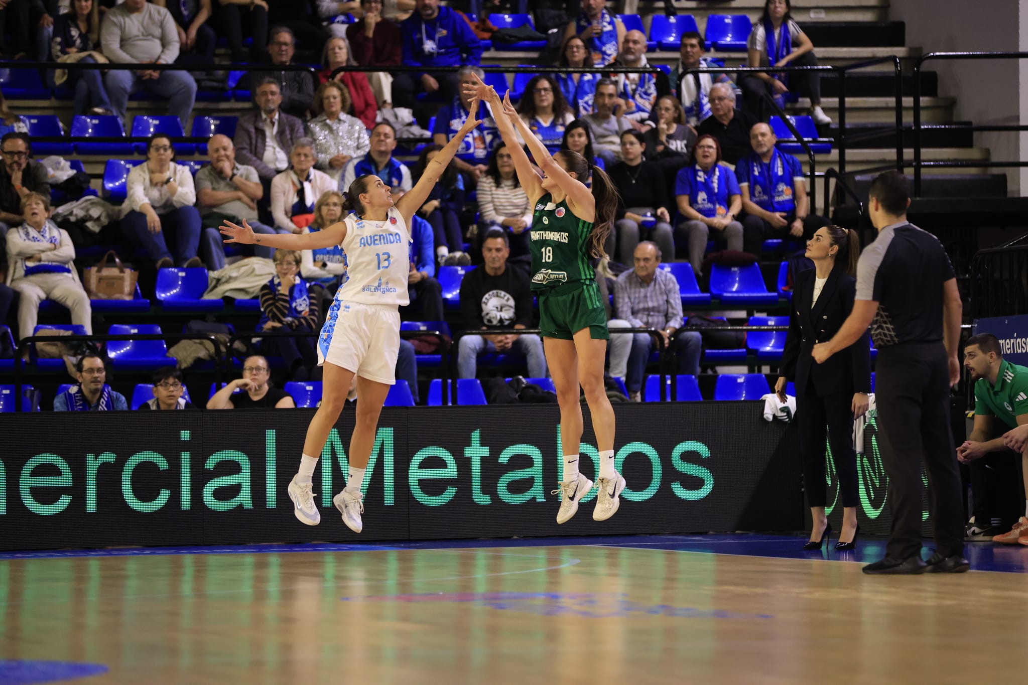 El partido entre Avenida y el Panathinaikos, en imágenes