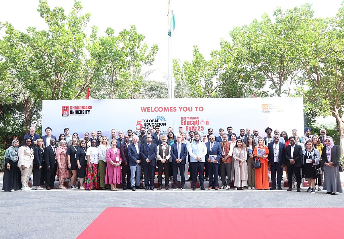 Participantes en la apertura de la oficina de la Universidad de Salamanca en la Universidad de Chandigarh.