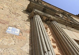 Fachada del Colegio del Arzobispo Fonseca en Salamanca.