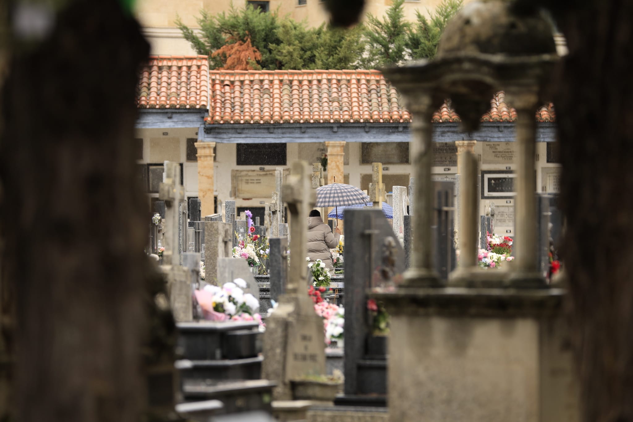 El día de Todos los Santos se celebra bajo el paraguas en Salamanca