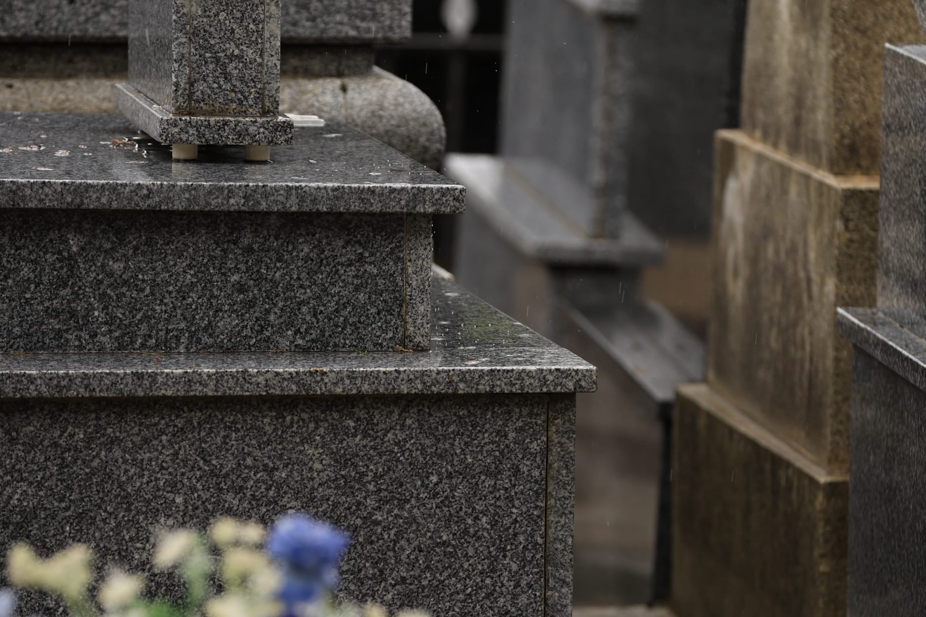 El día de Todos los Santos se celebra bajo el paraguas en Salamanca