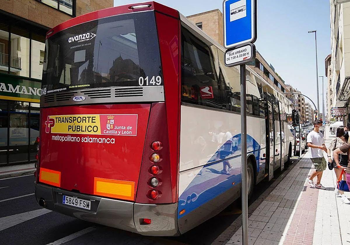 Autobús del transporte metropolitano de Salamanca.