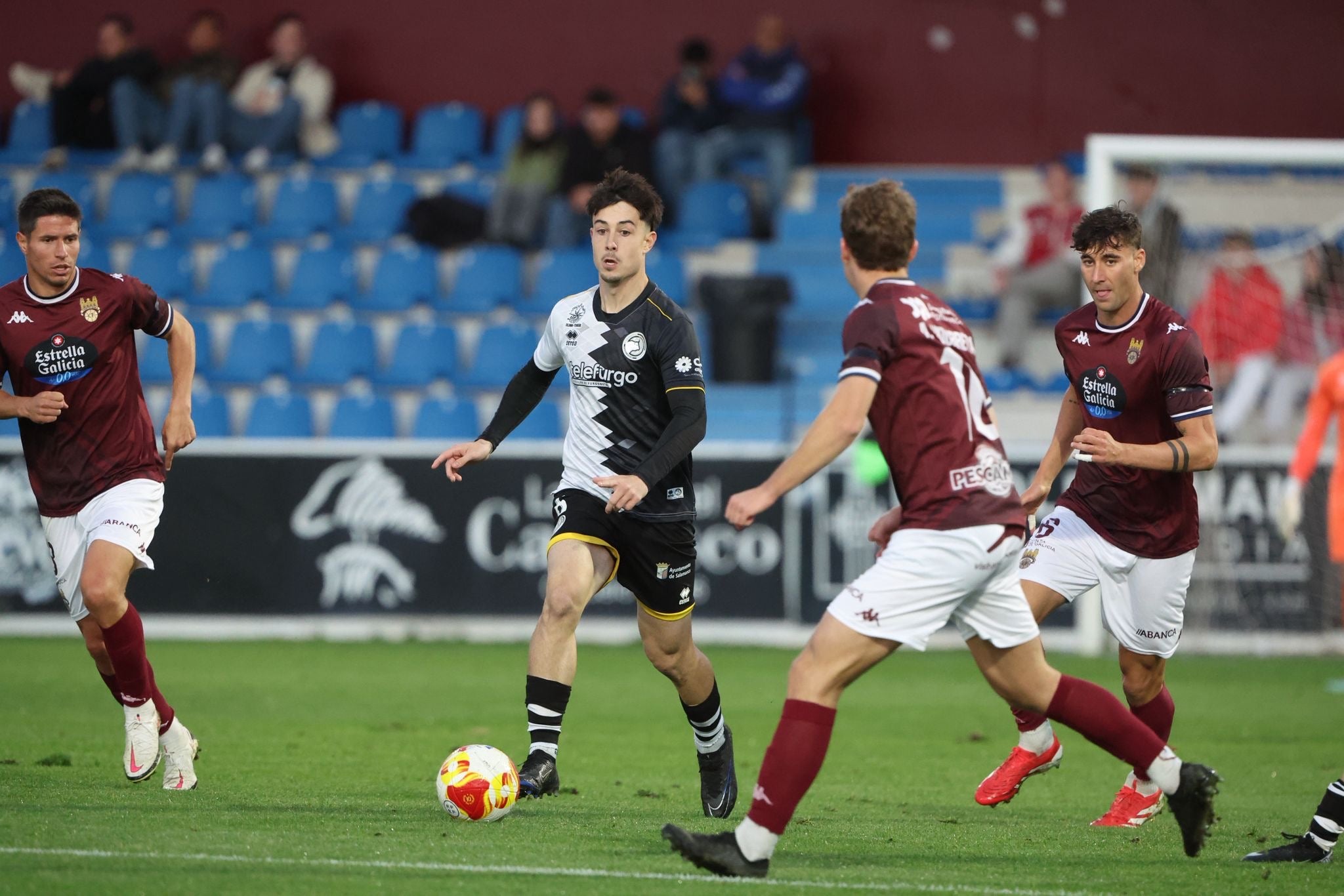 El partido entre Unionistas y Pontevedra, en imágenes