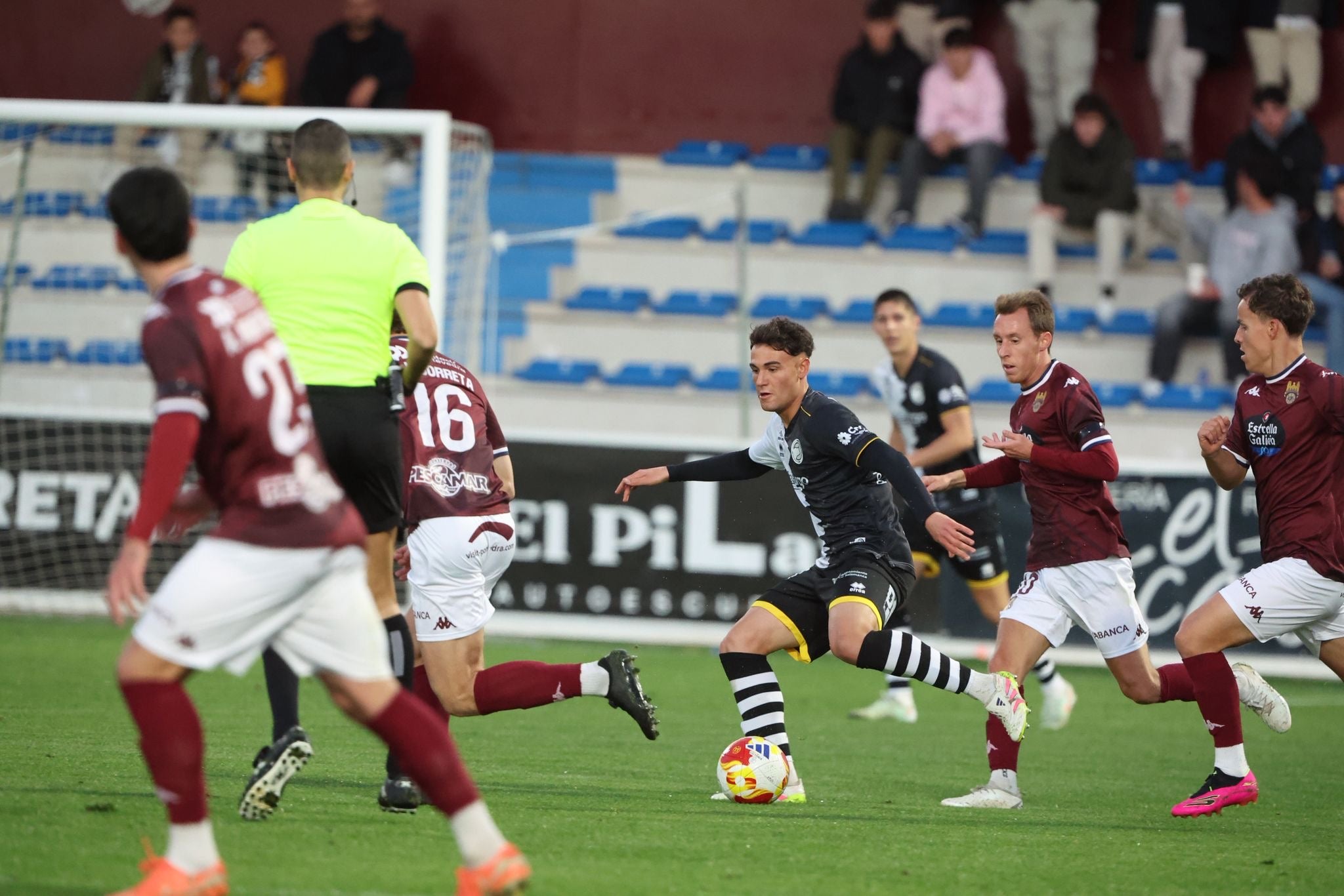 El partido entre Unionistas y Pontevedra, en imágenes