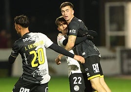 El partido entre Unionistas y Pontevedra, en imágenes