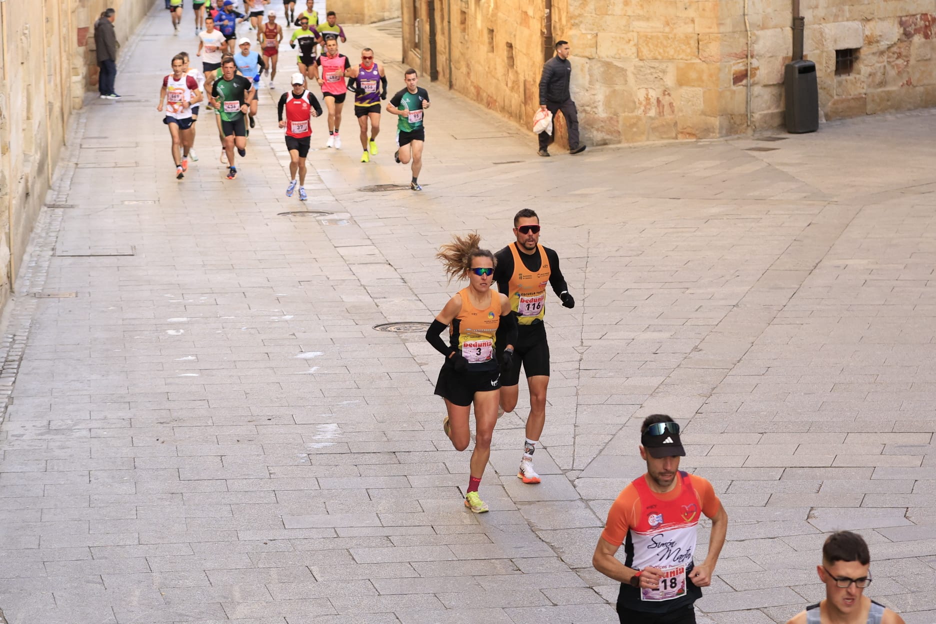 La VIII Carrera y Marcha contra la Violencia de Género de Salamanca, en imágenes