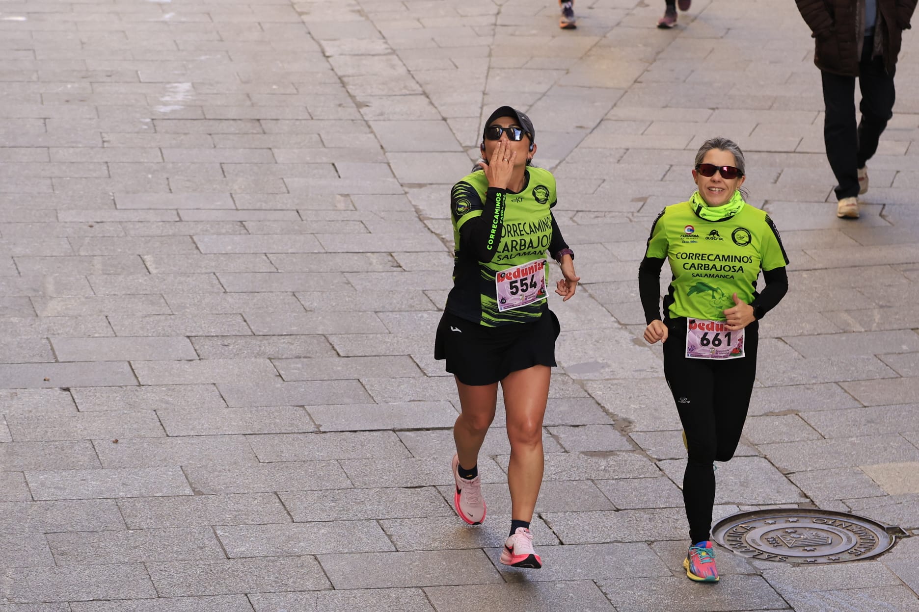 La VIII Carrera y Marcha contra la Violencia de Género de Salamanca, en imágenes