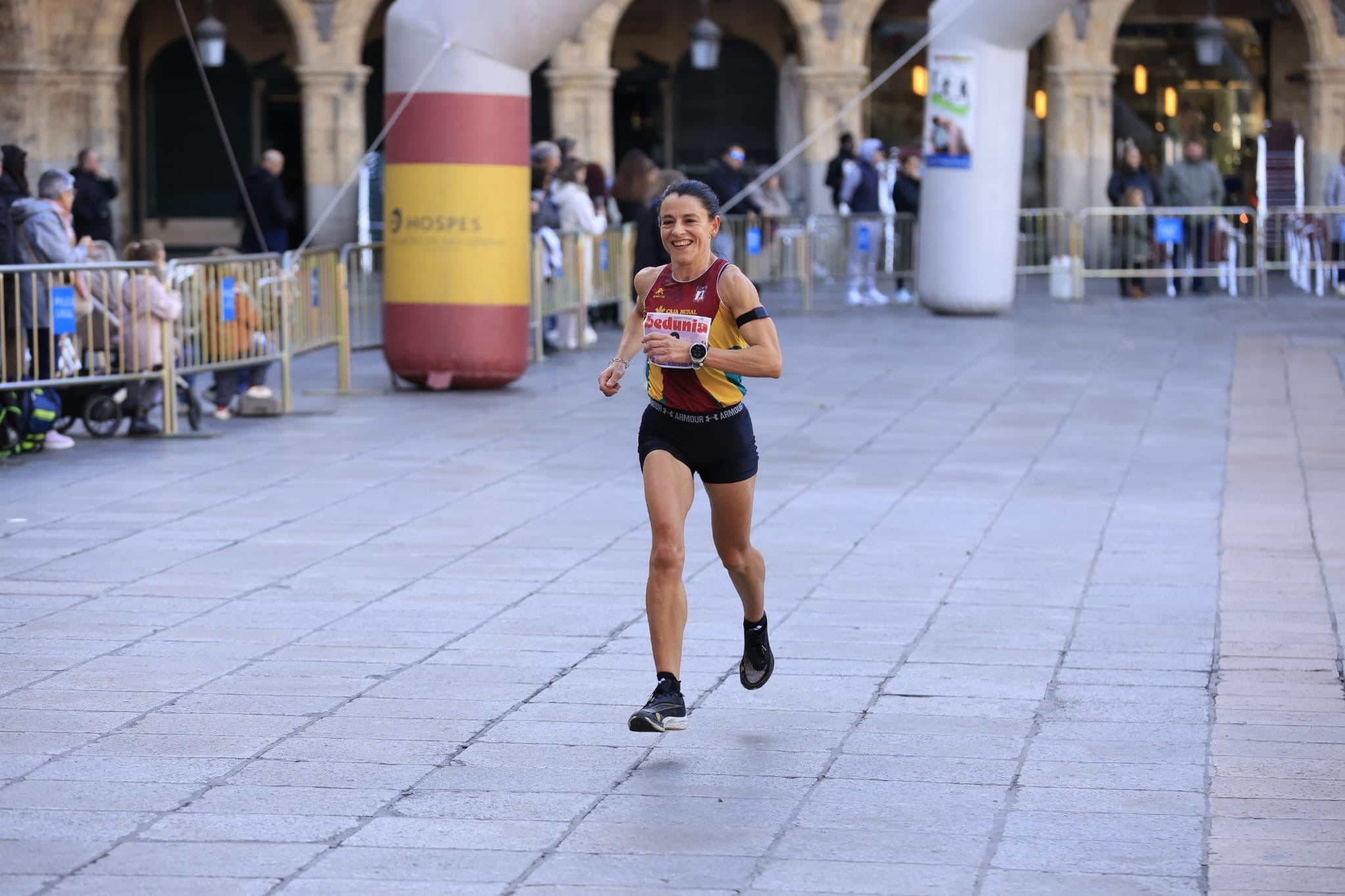 La VIII Carrera y Marcha contra la Violencia de Género de Salamanca, en imágenes