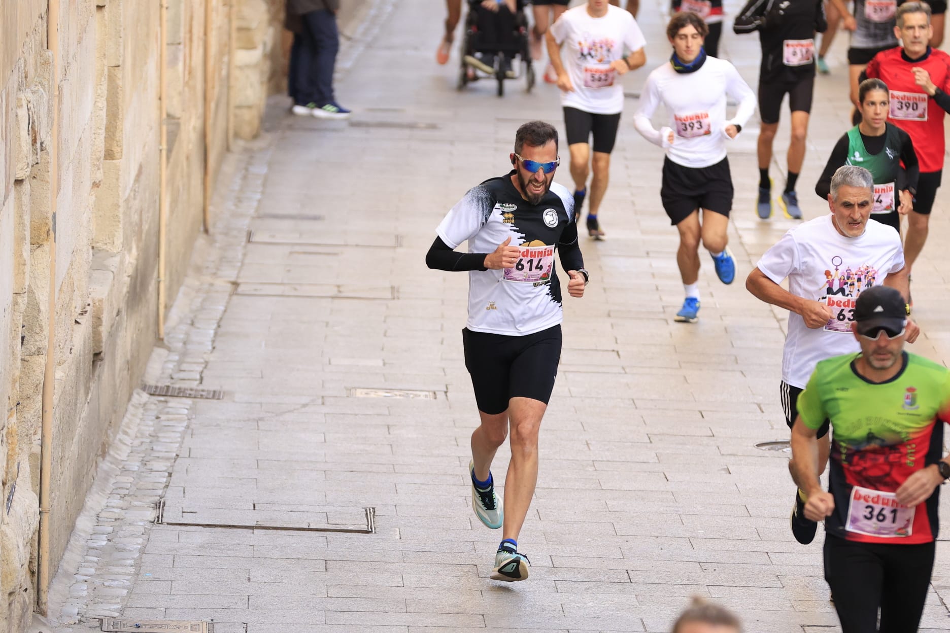 La VIII Carrera y Marcha contra la Violencia de Género de Salamanca, en imágenes