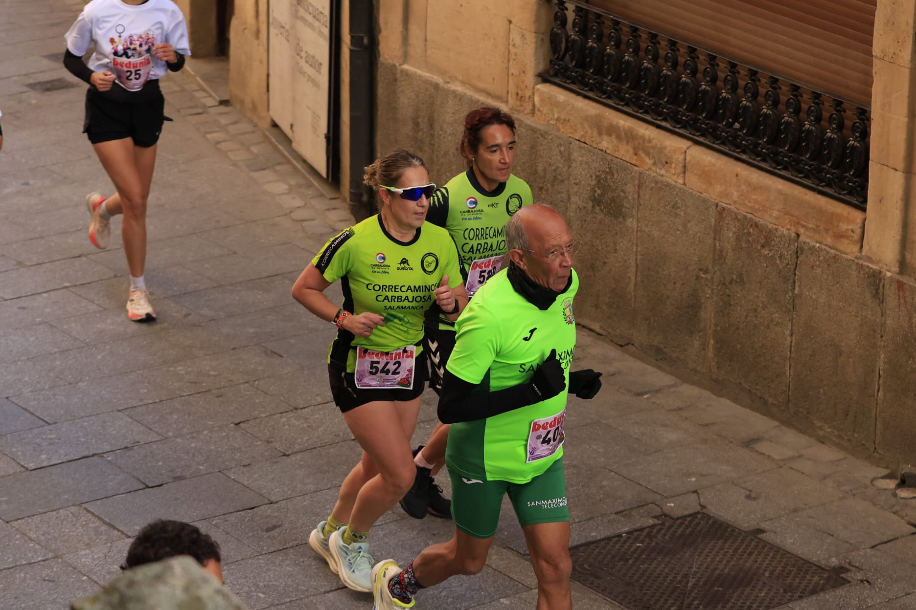 La VIII Carrera y Marcha contra la Violencia de Género de Salamanca, en imágenes