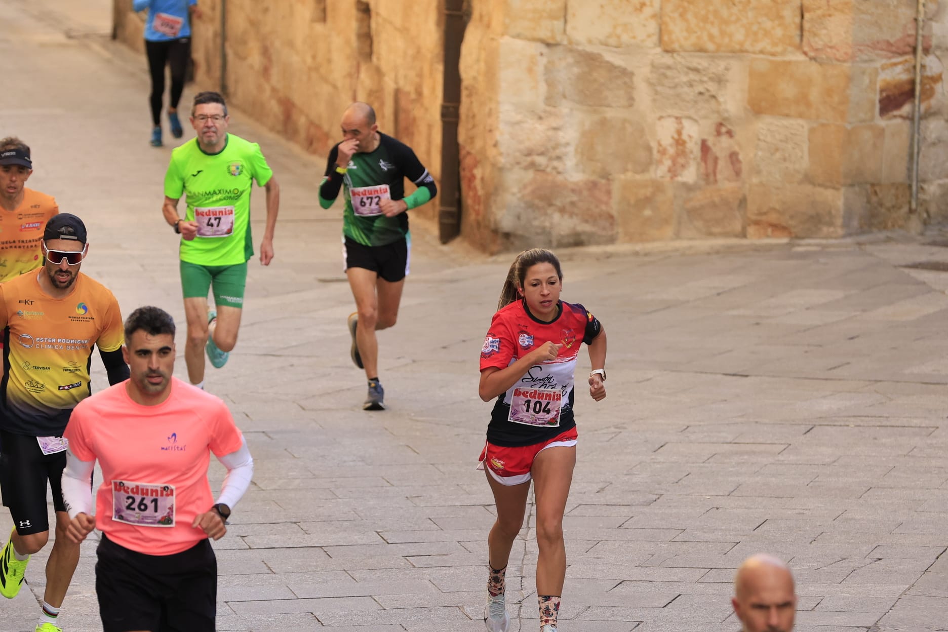 La VIII Carrera y Marcha contra la Violencia de Género de Salamanca, en imágenes