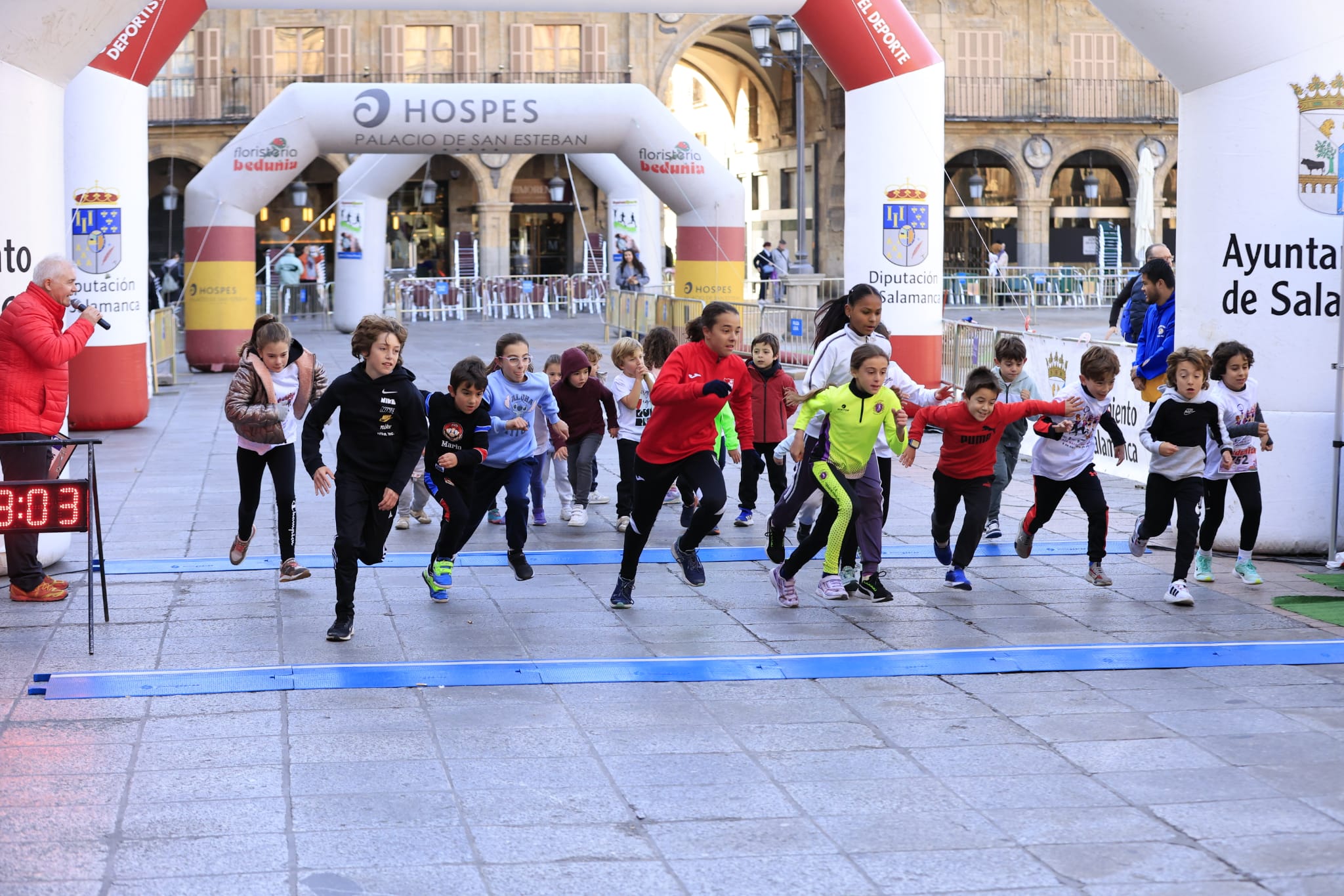 La VIII Carrera y Marcha contra la Violencia de Género de Salamanca, en imágenes