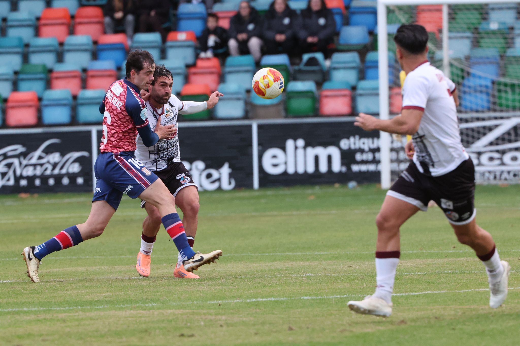 El Salamanca CF UDS pierde ante un rival directo en la lucha por los puests de play off