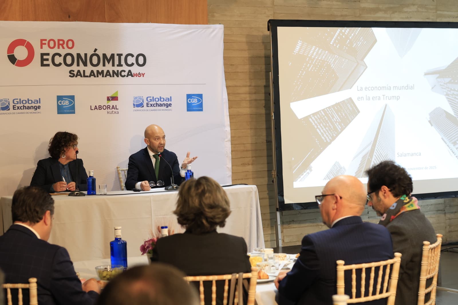 El foro económico de Salamancahoy, en imágenes