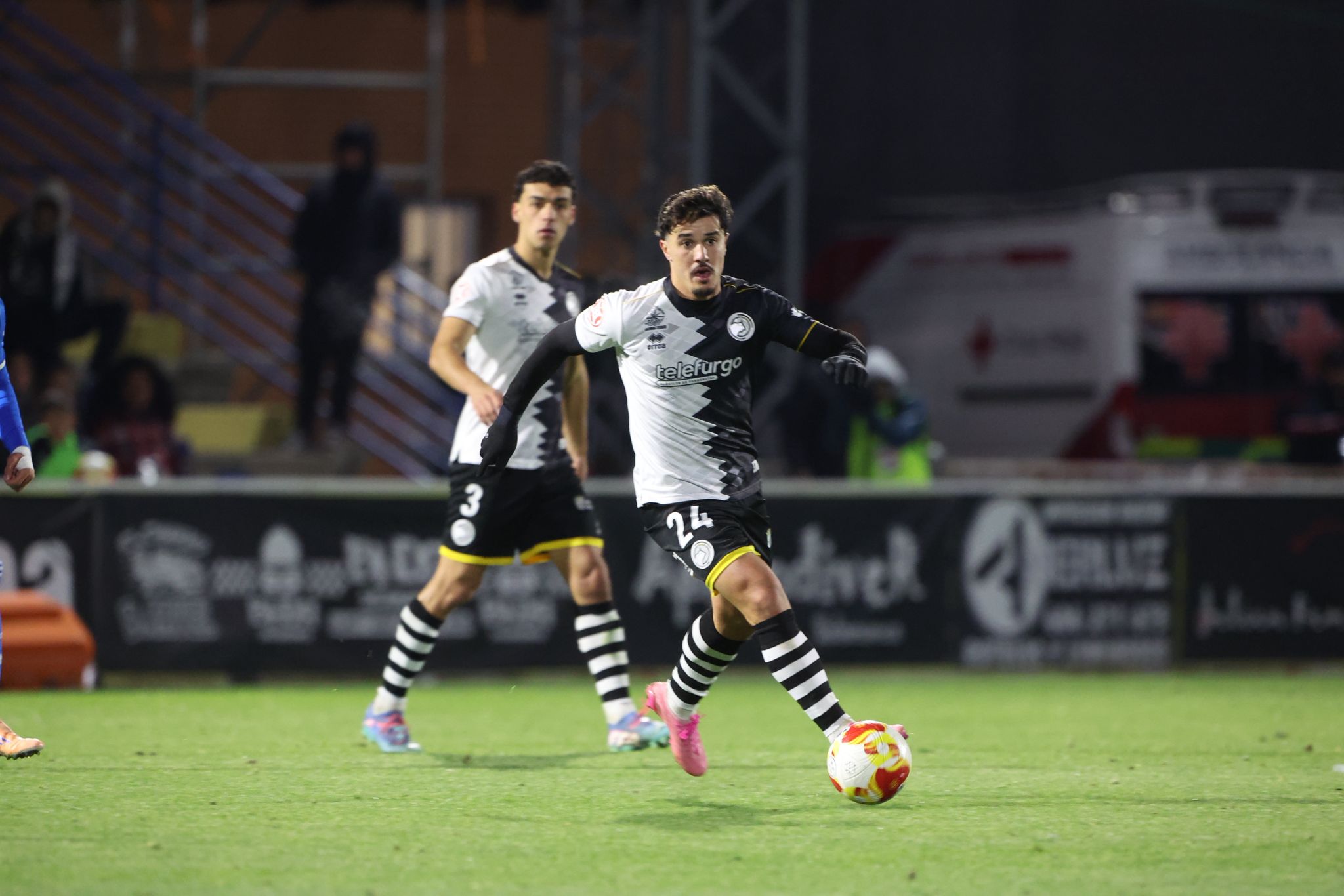 El partido entre Unionistas y el Real Madrid Castilla, en imágenes
