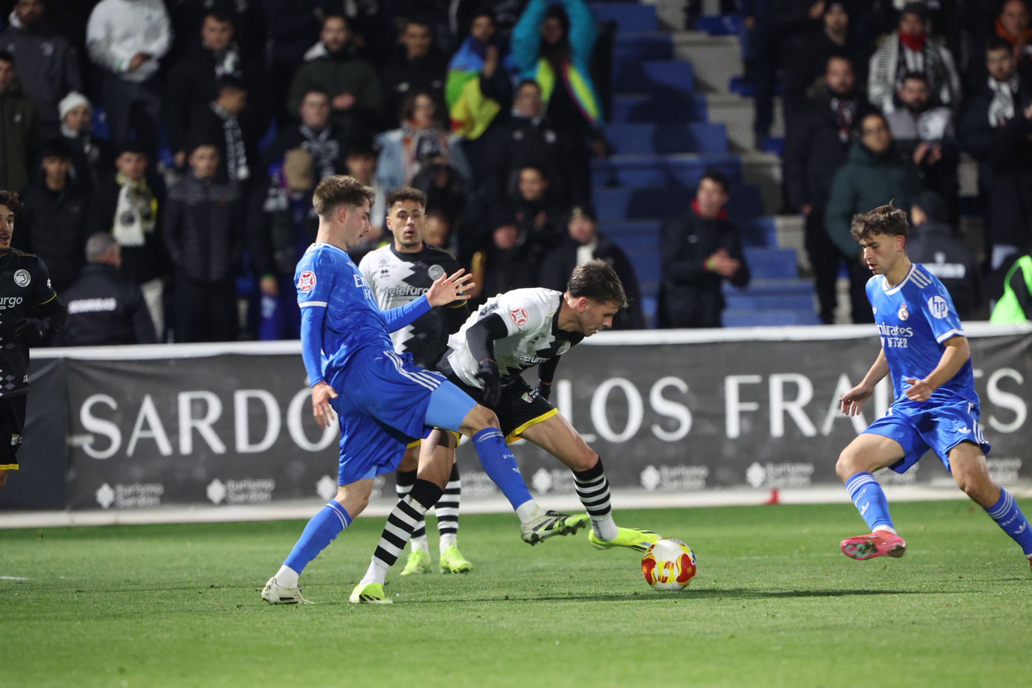 El partido entre Unionistas y el Real Madrid Castilla, en imágenes