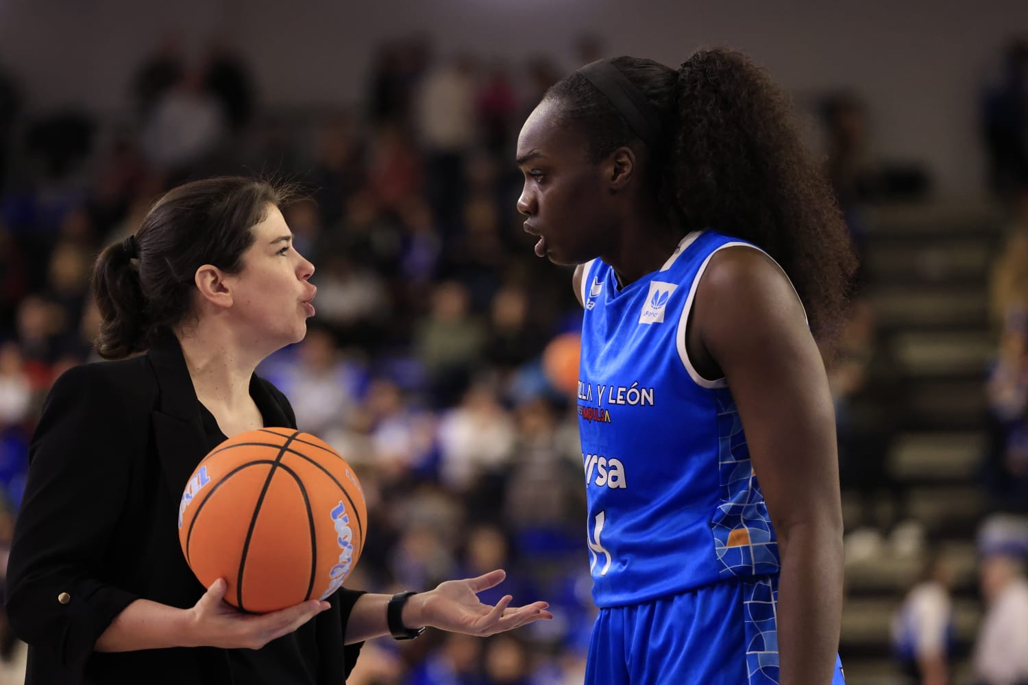 El partido Avenida - Lointek Gernika, en imágenes