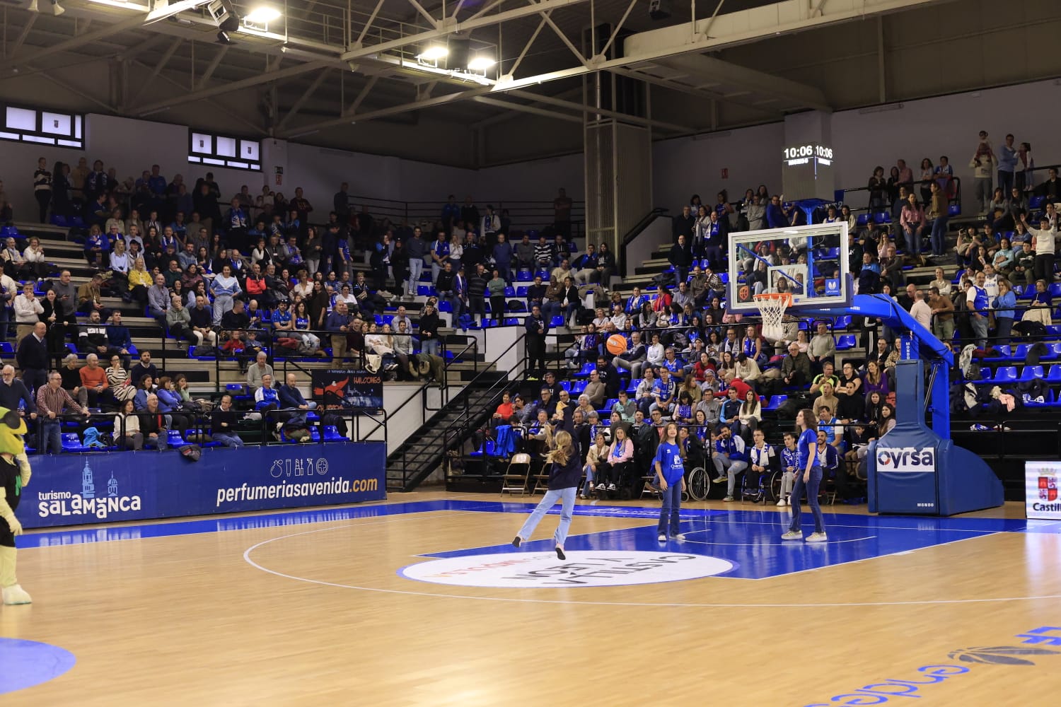El partido Avenida - Lointek Gernika, en imágenes